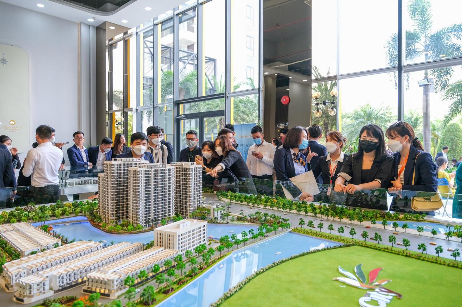 Văn Phòng Giao Dịch Bất Động Sản